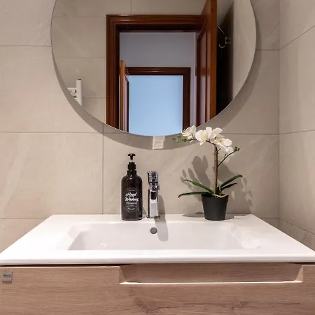 Apartman Moderno Y Acogedor En El Corazon De *